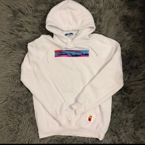 Streetwear white hoodie embroidered